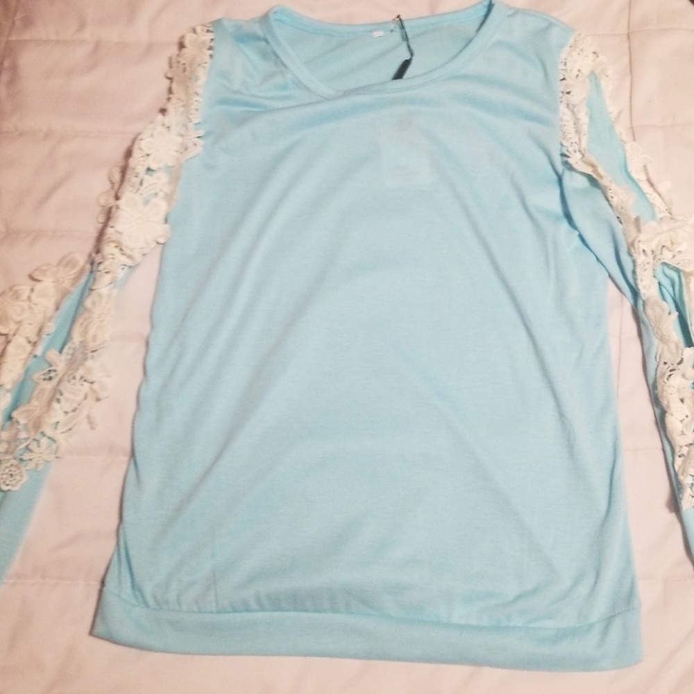 Super cute blue shirt